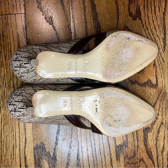 Dior Brown and Cream Kitten Heels Vintage - Picture 3 of 6